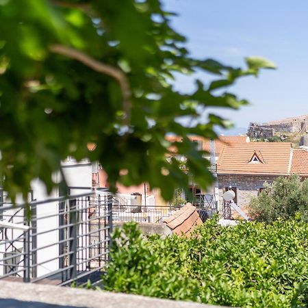 Spacious Home With Yard, Mytilene Lesvos 外观 照片