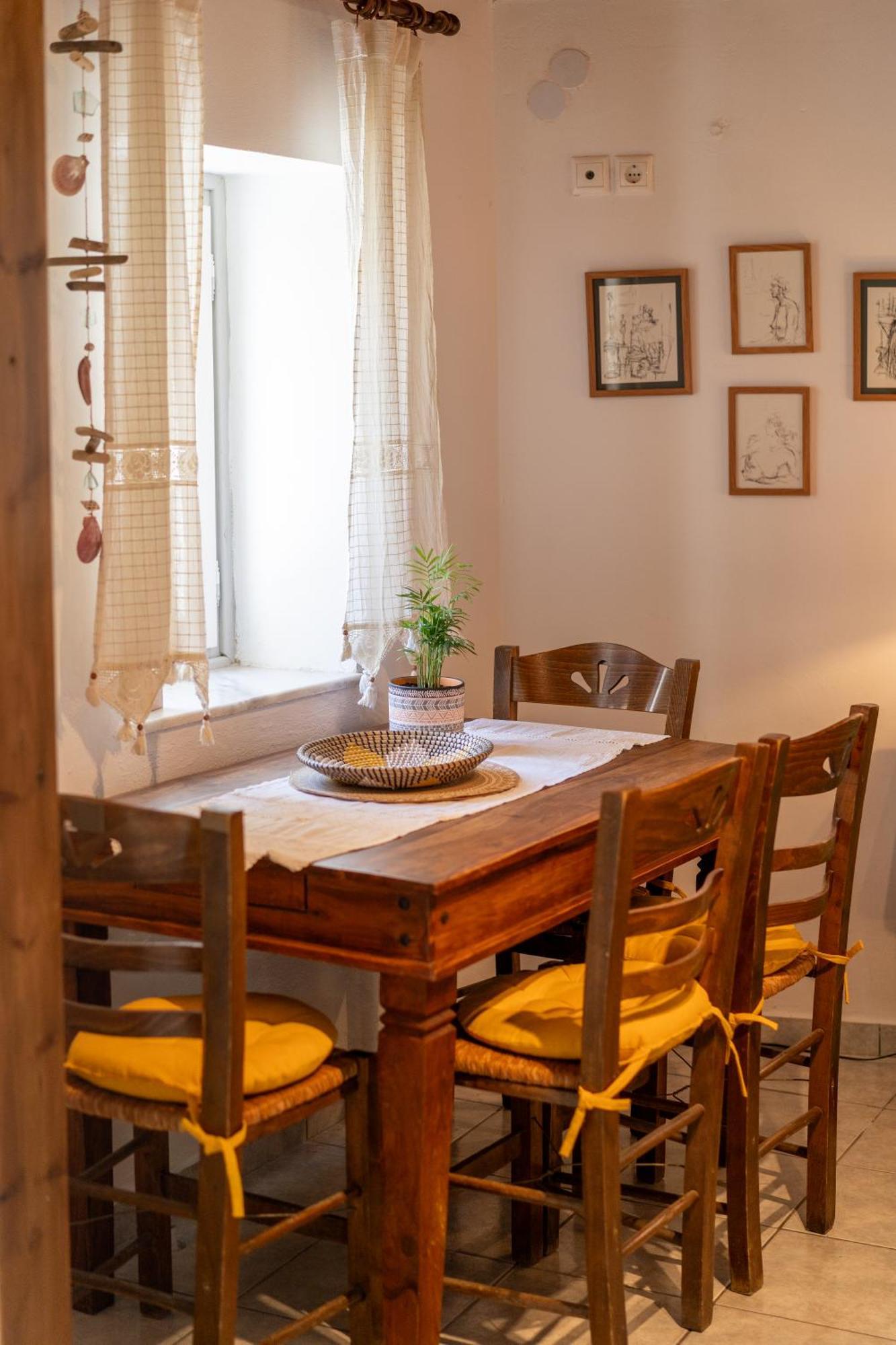 Spacious Home With Yard, Mytilene Lesvos 外观 照片