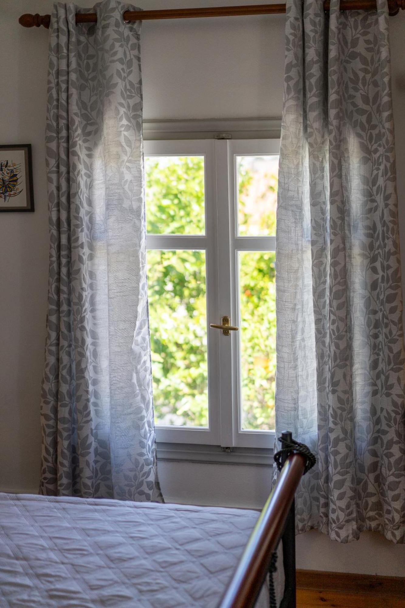 Spacious Home With Yard, Mytilene Lesvos 外观 照片