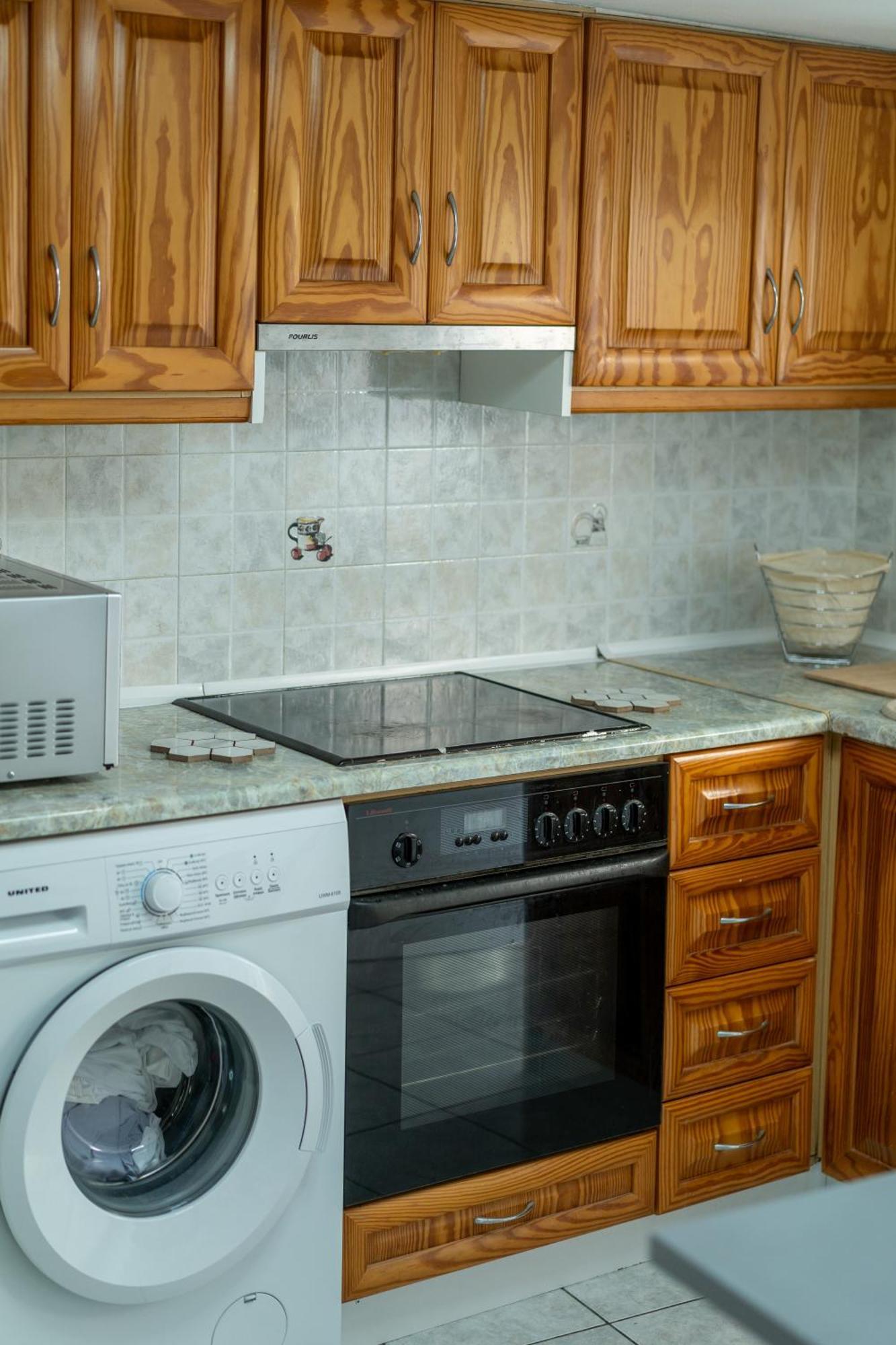 Spacious Home With Yard, Mytilene Lesvos 外观 照片