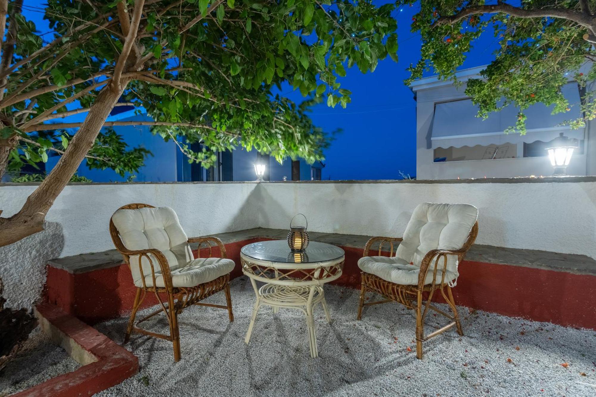 Spacious Home With Yard, Mytilene Lesvos 外观 照片