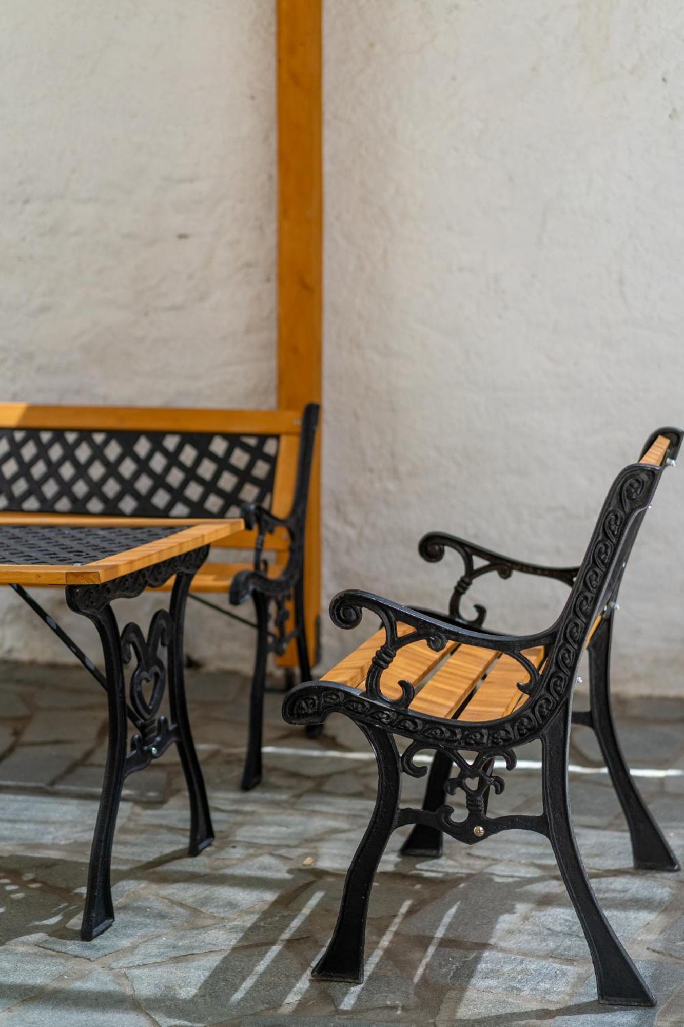 Spacious Home With Yard, Mytilene Lesvos 外观 照片