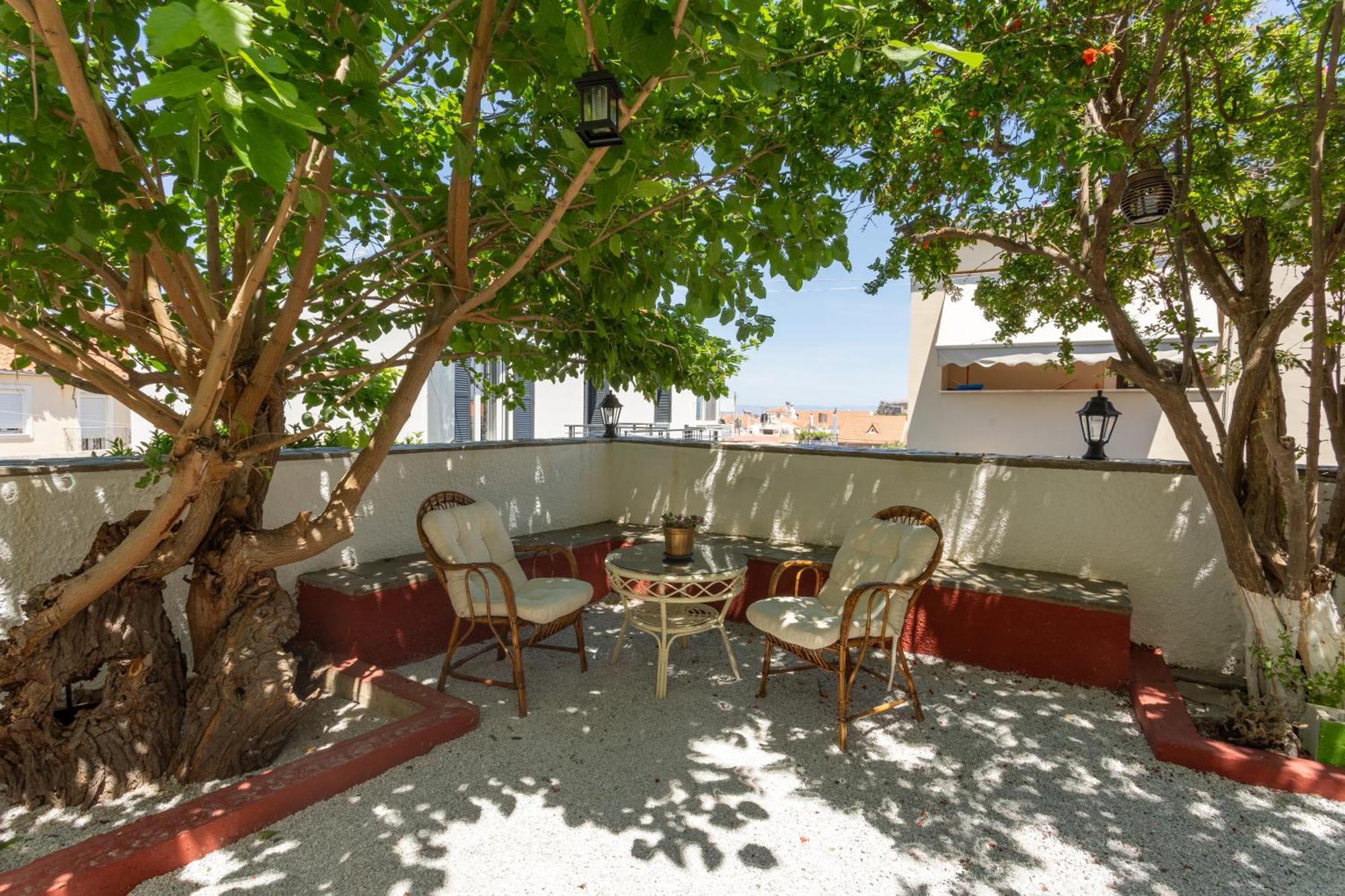 Spacious Home With Yard, Mytilene Lesvos 外观 照片
