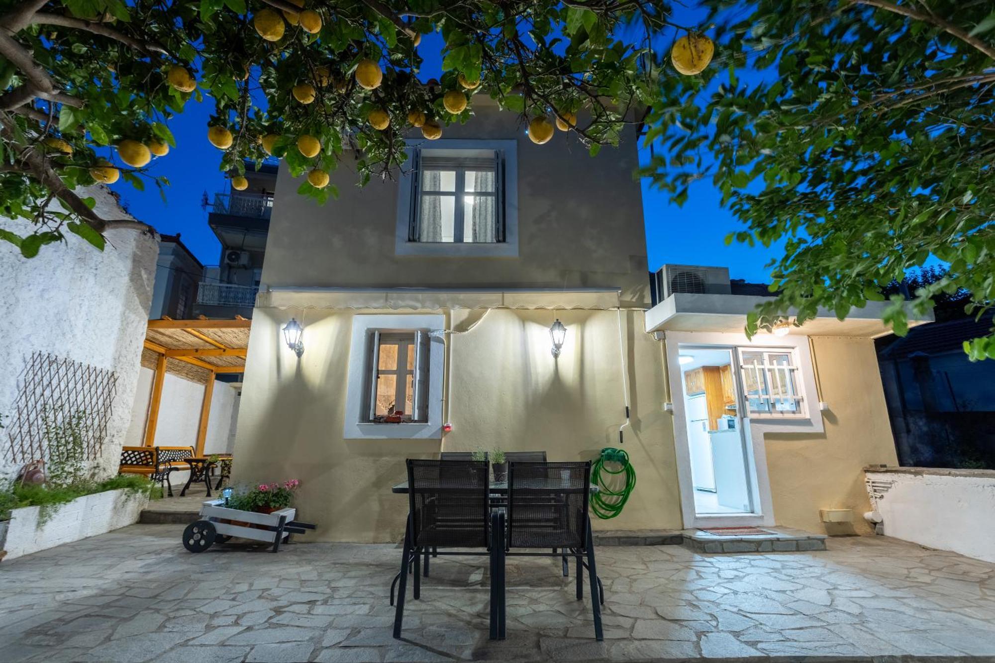 Spacious Home With Yard, Mytilene Lesvos 外观 照片